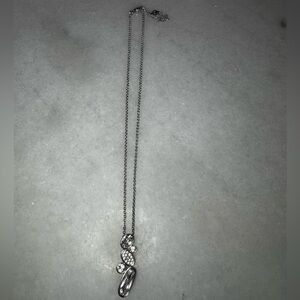 Elegant Silver Necklace with Crystal Accents